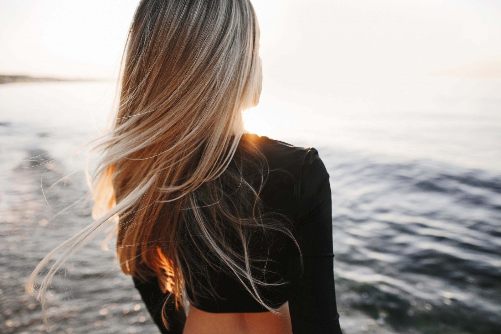 ¿Por qué el sol en verano daña el pelo?