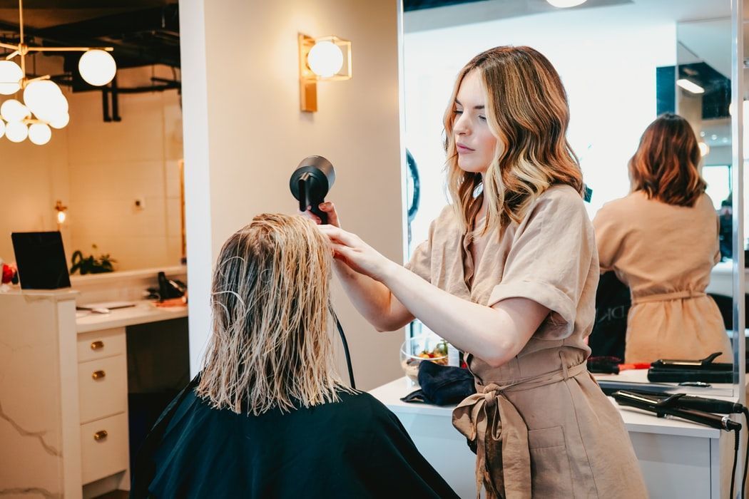 Ideas para fidelizar clientes en tu peluquería y centro de estética